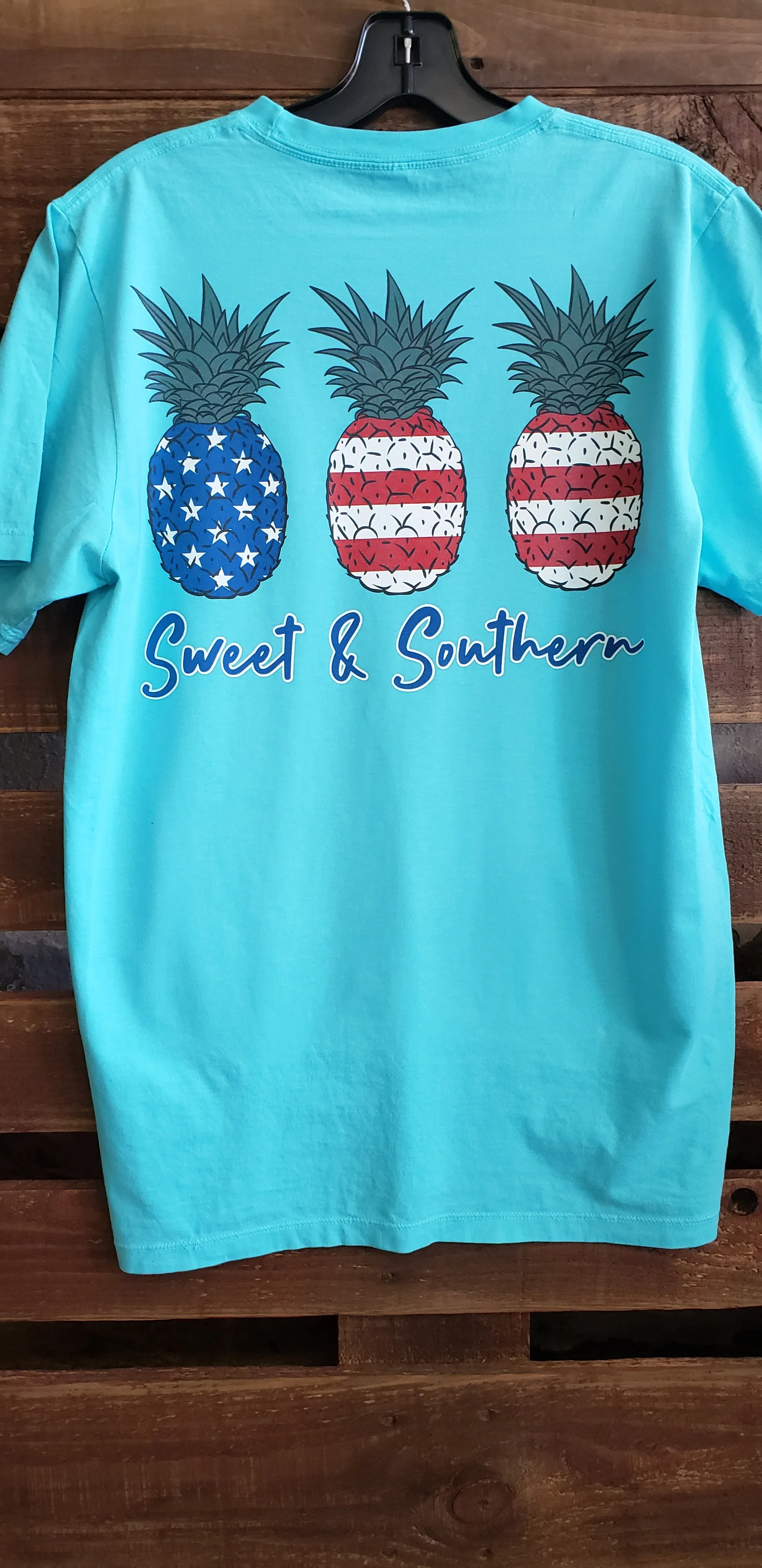 Daydream Tees Sweet & Southern Lagoon